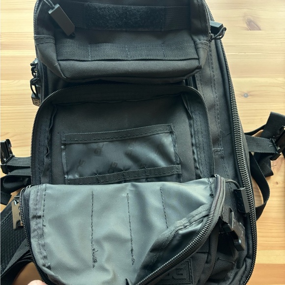 SOG hydration backpack - Picture 7 of 10